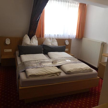 Hotel Traube 锡格马林根 外观 照片
