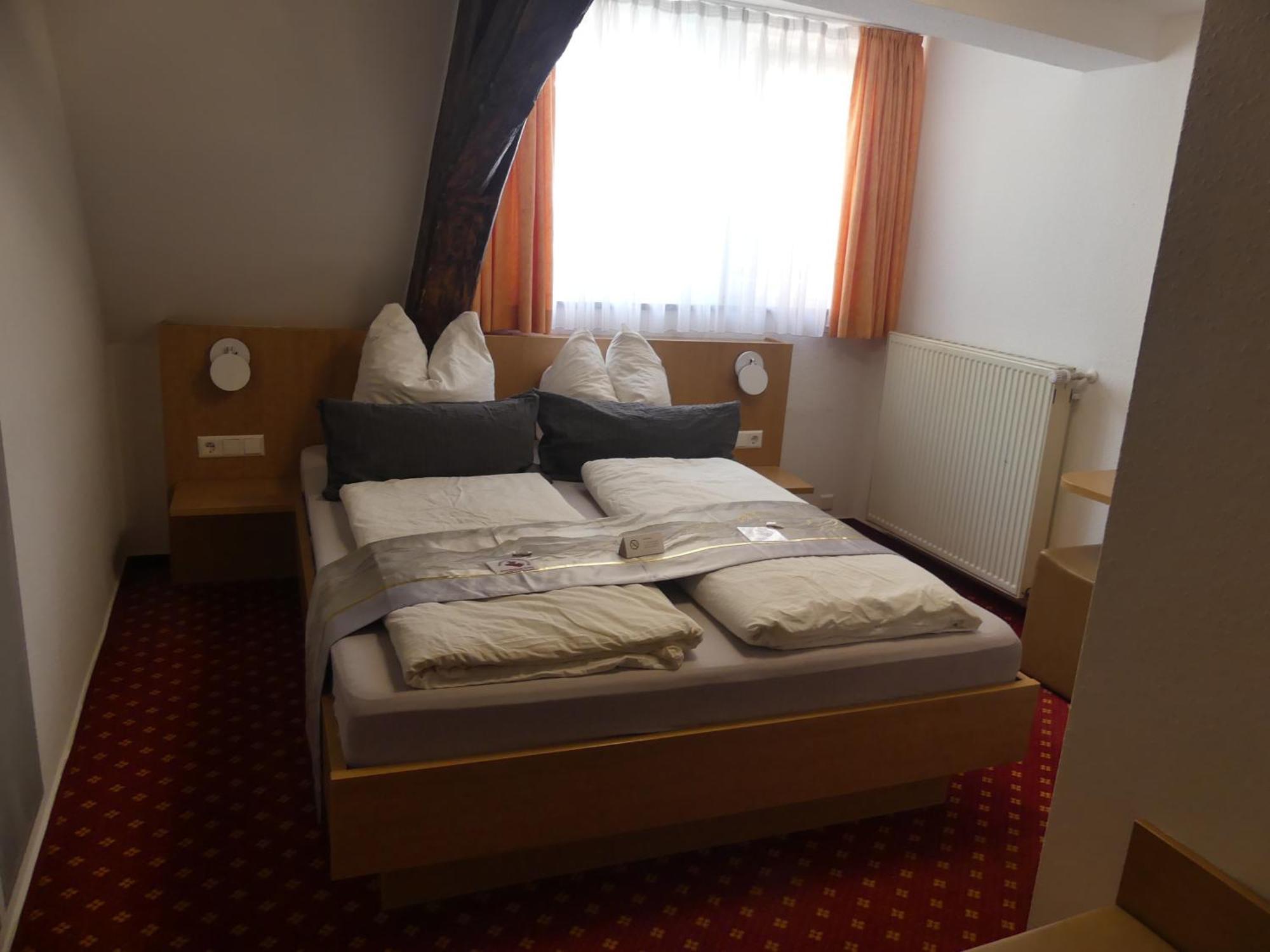 Hotel Traube 锡格马林根 外观 照片