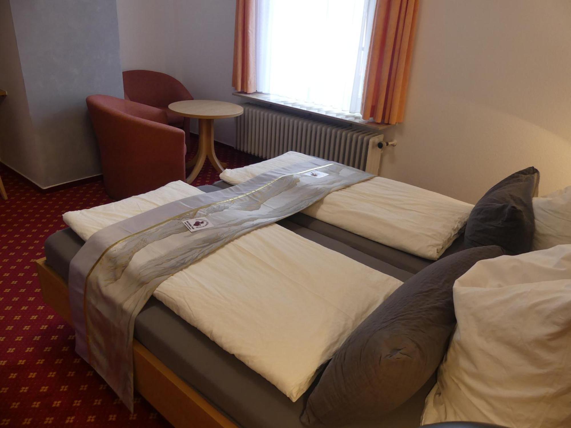 Hotel Traube 锡格马林根 外观 照片